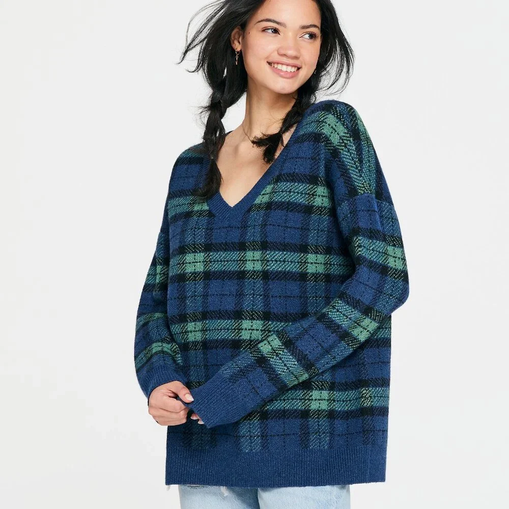 Aeropostale Blue/Green/Black Oversized V-Neck Sweater Size Small NWT
